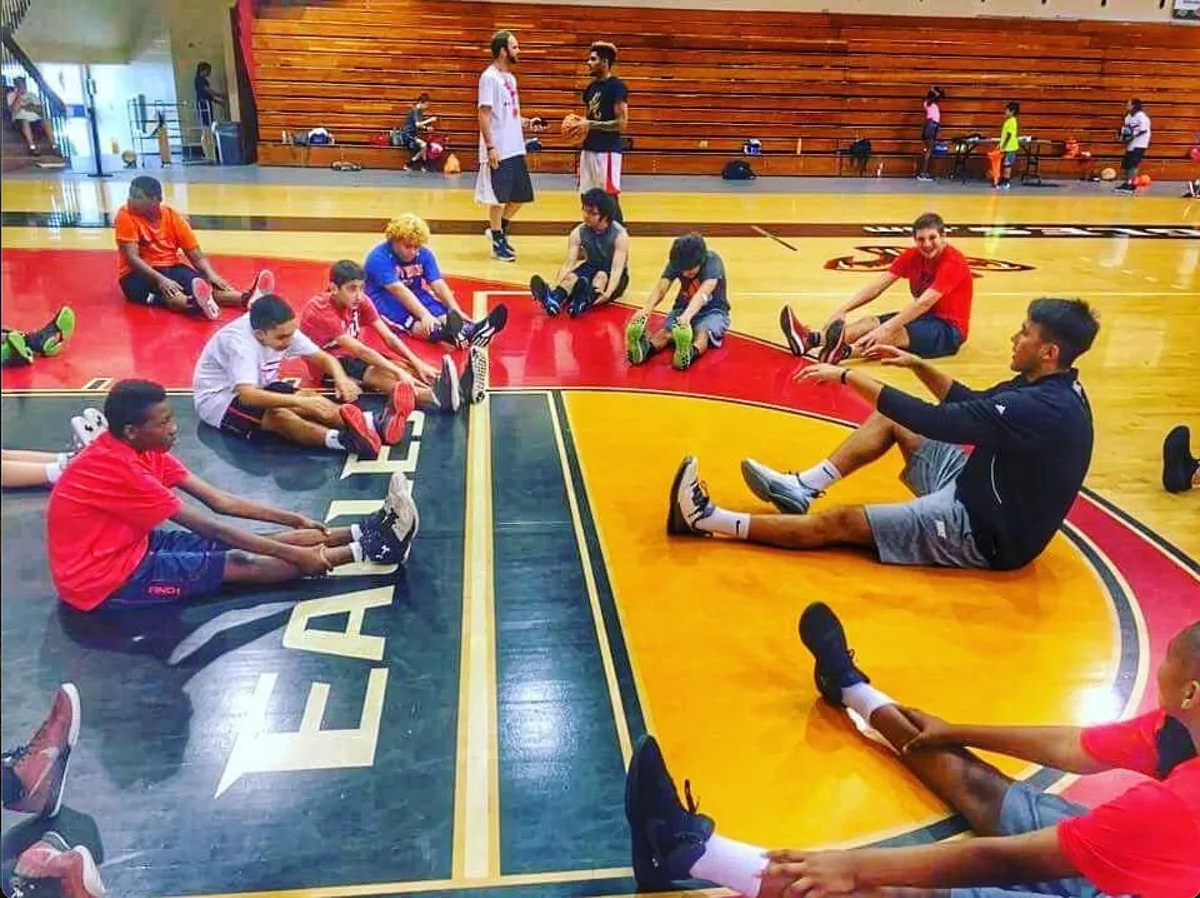 Summer camp stretch circle